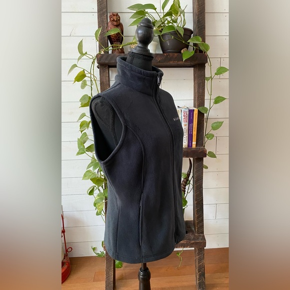 Columbia: Charcoal Black Fleece Zip Up Vest - Picture 9 of 15